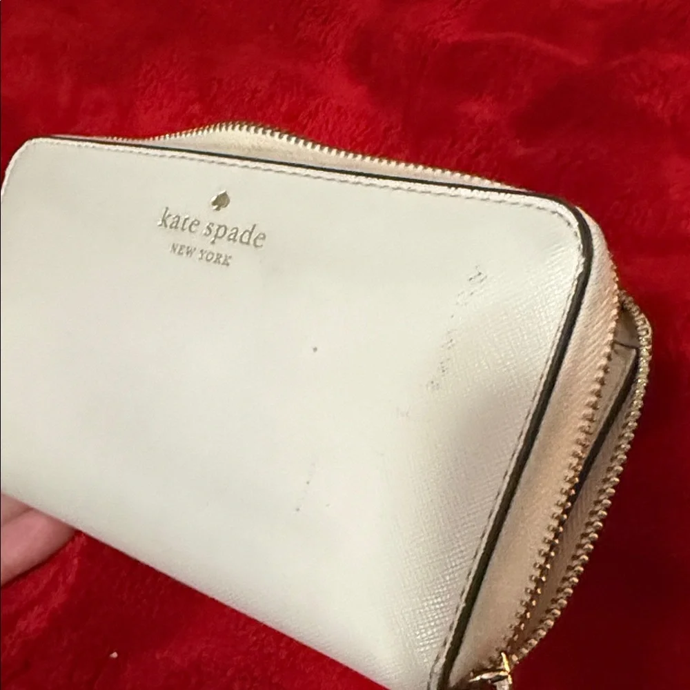 Kate Spade Cream Zip-Around Wallet- SEE PHOTOS PLEASE - Picture 2 of 11